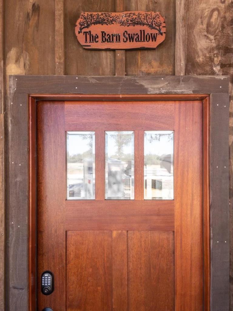 The Nuthatch Cabin 15 MIN to Magnolia Baylor image