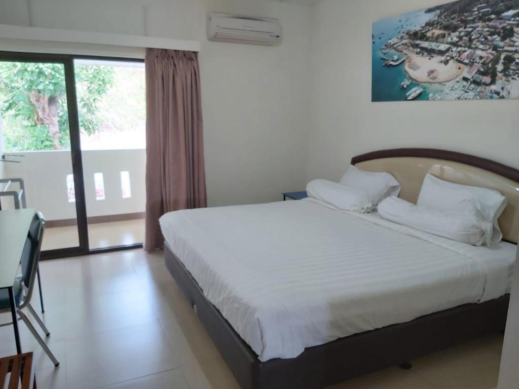 Hotel Larensia Room Type - Deluxe Room