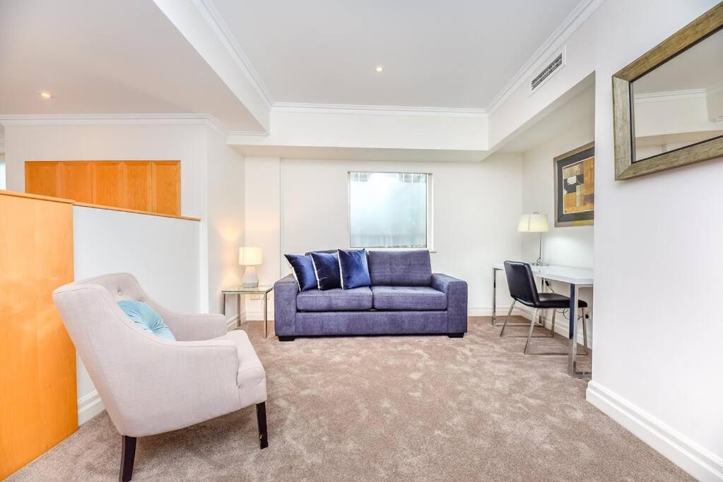 Huge Exec Apartment -Fantastic CBD Location B21001 photo 4
