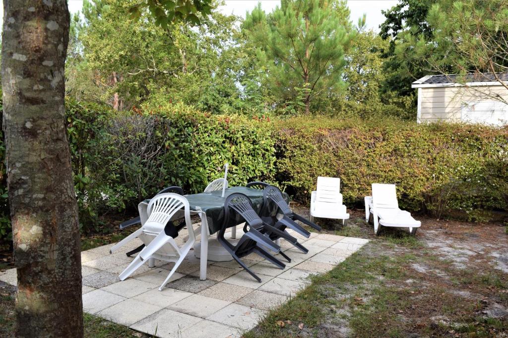 Spacieux Mobil-home N°502 - 2 chambres - dans Camping 4 * photo 1