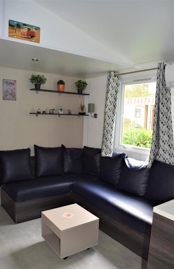 Spacieux Mobil-home N°502 - 2 chambres - dans Camping 4 * photo 3