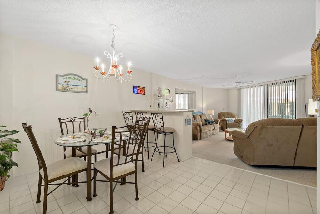 Cozy Ocean Condo with Pool Small Dog Friendly photo 2