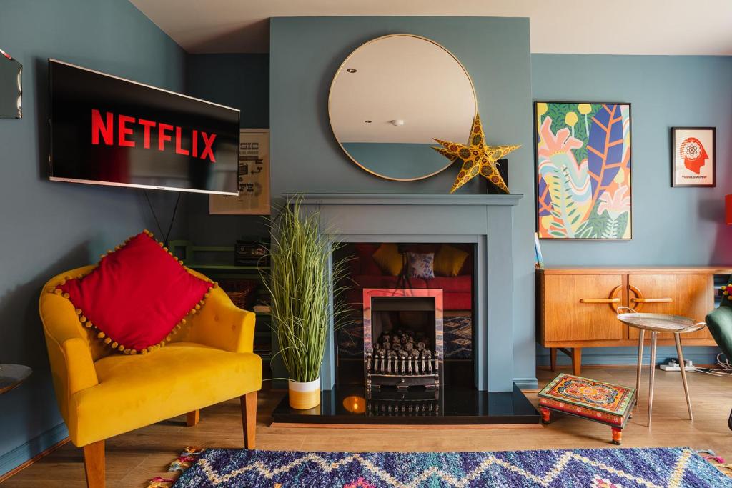 Central Belfast Apartments - Unique Retreat - Tap to explore photos