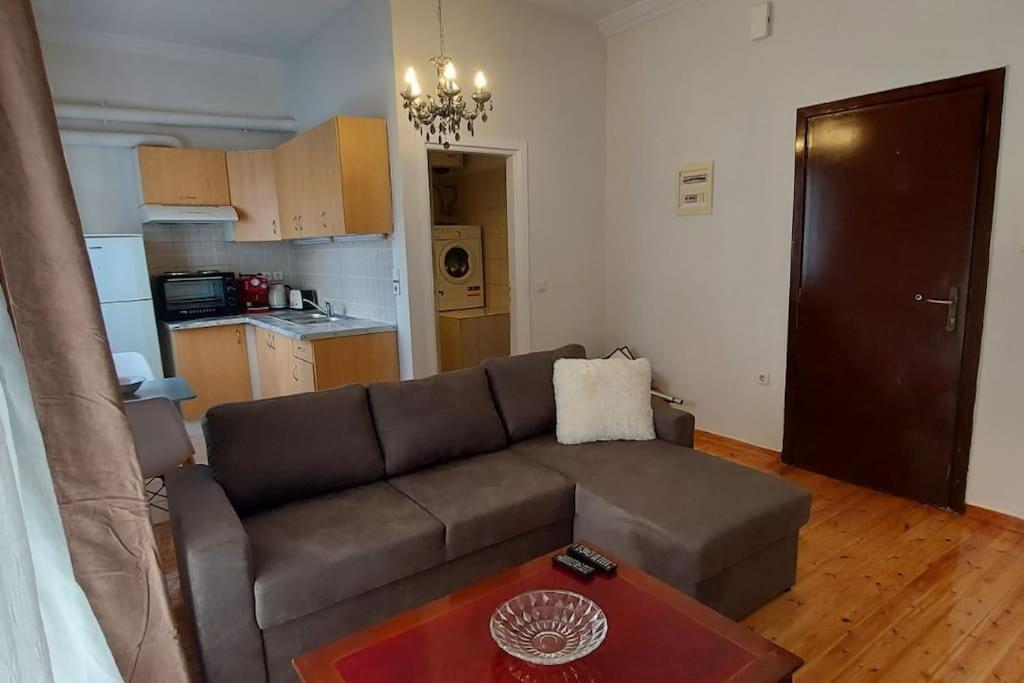 Spacious Beauty in Athens, 55m2, Metro 7' - Tap to explore photos