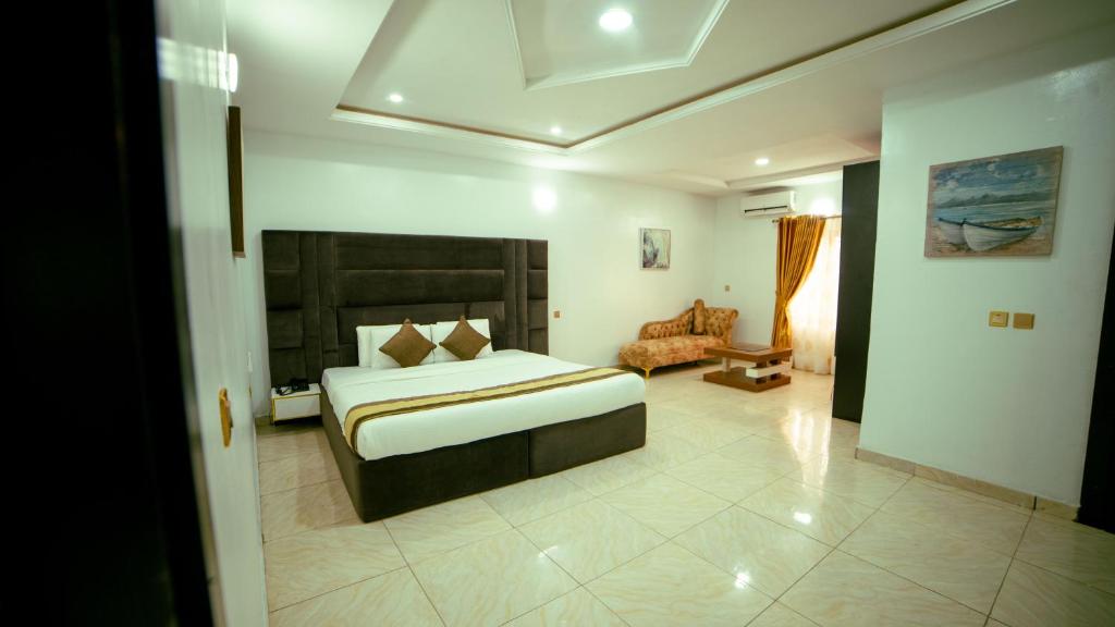 247 Luxury Hotel & Apartment Ajah photo 2