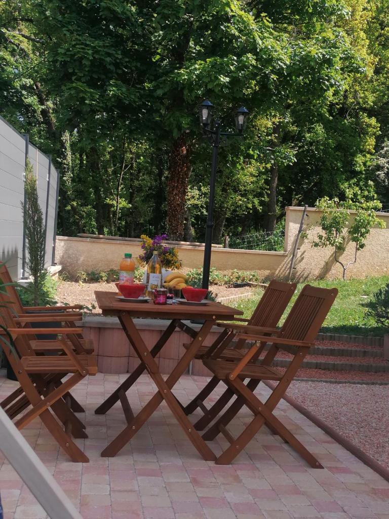Charmant appartement T2 dans villa avec en supplément spa extérieur de mai à septembre photo 1