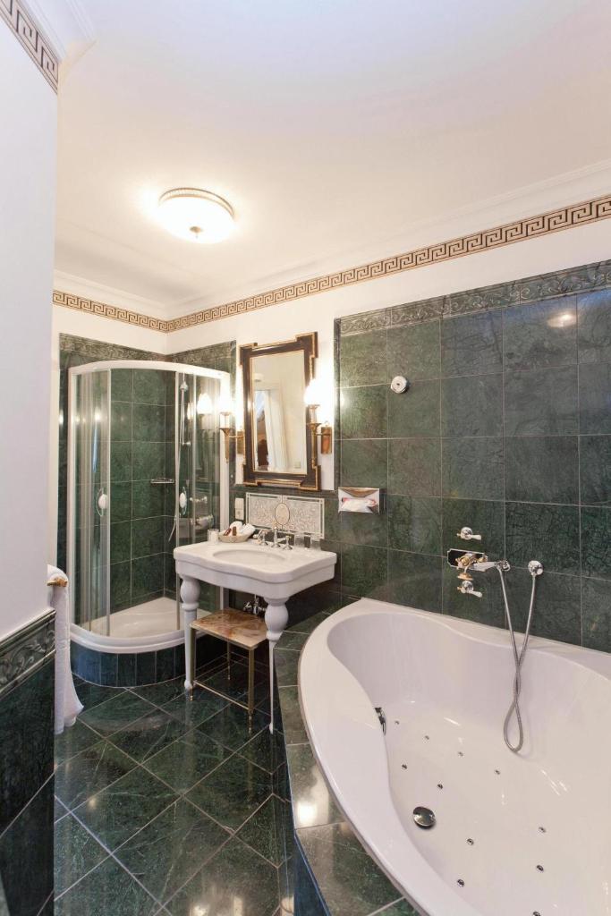 Двухместный (Номер Делюкс), Hotel Belle Epoque