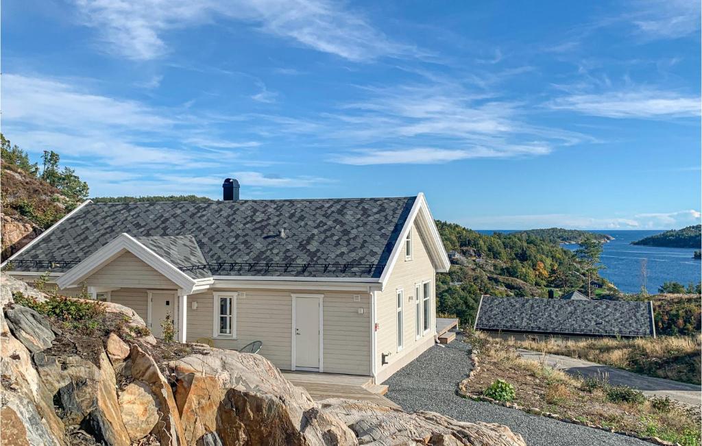 Nice Home In Risr With Sauna, Wifi And 4 Bedrooms