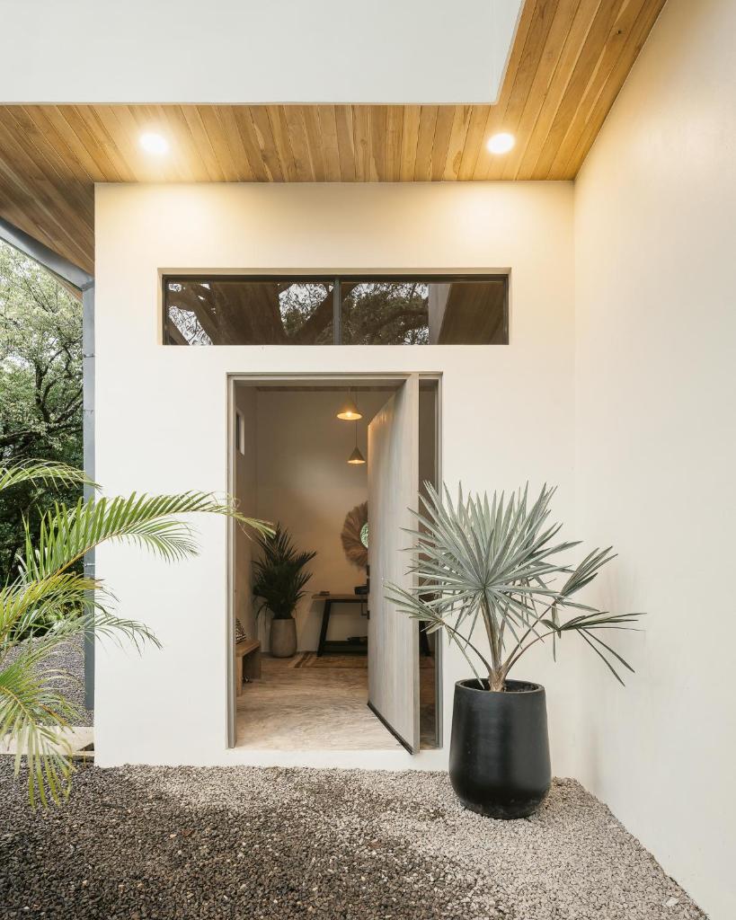 Casa Arcilla NEW LISTING photo 1