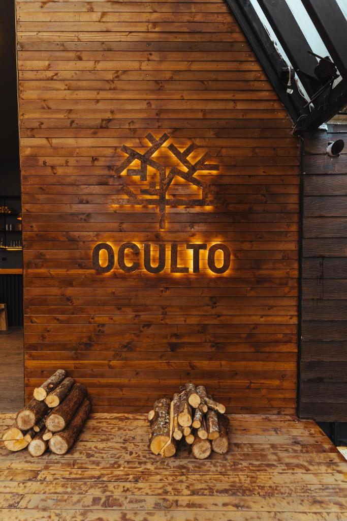 Oculto refugio de bosque photo 1