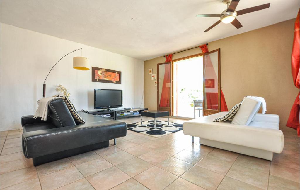 Nice Home In Le Muy With Outdoor Swimming Pool, Wifi And 4 Bedrooms photo 2