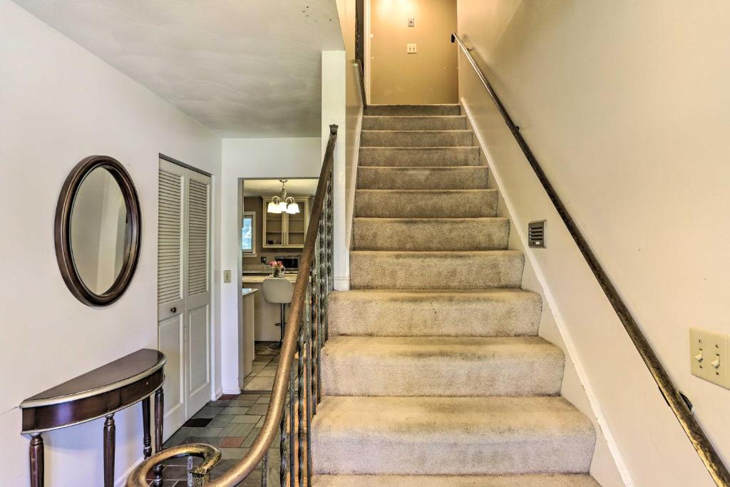 Toledo Home with Direct Golf Course Access! photo 3