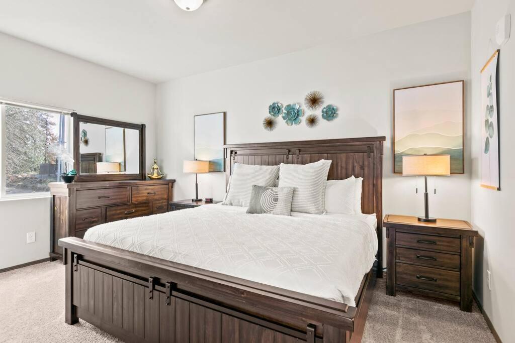 Spacious NEW 2 bed 2 bath apt by Downtown Spokane photo 3