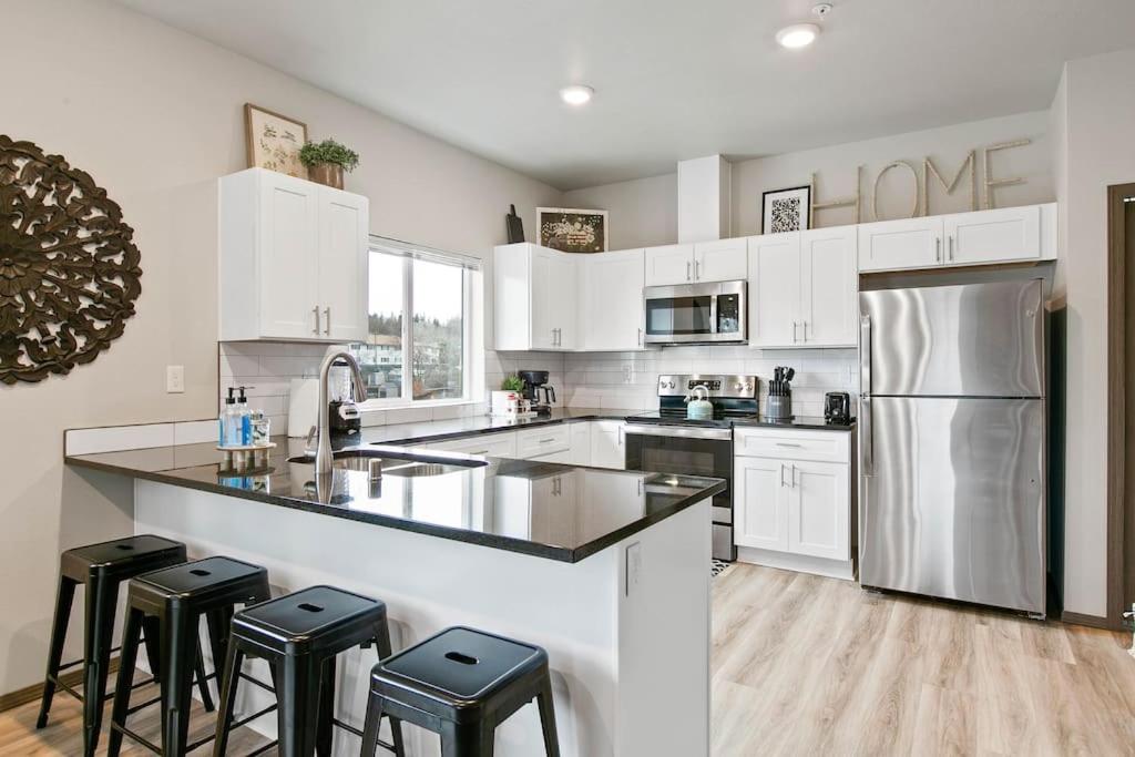 New 2 Bd 2 Bth Near Perry Dist and Downtown photo 3