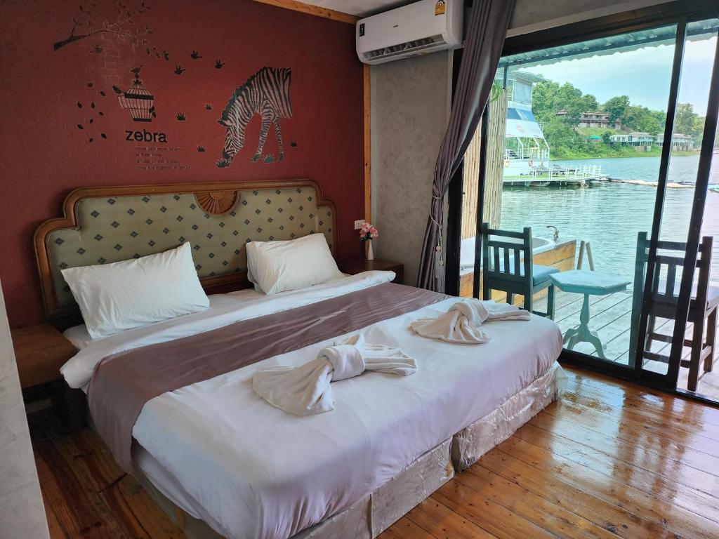 บ้านไร่ วรรณ วาลย์ รีสอร์ท Room Type - Suite with Lake View