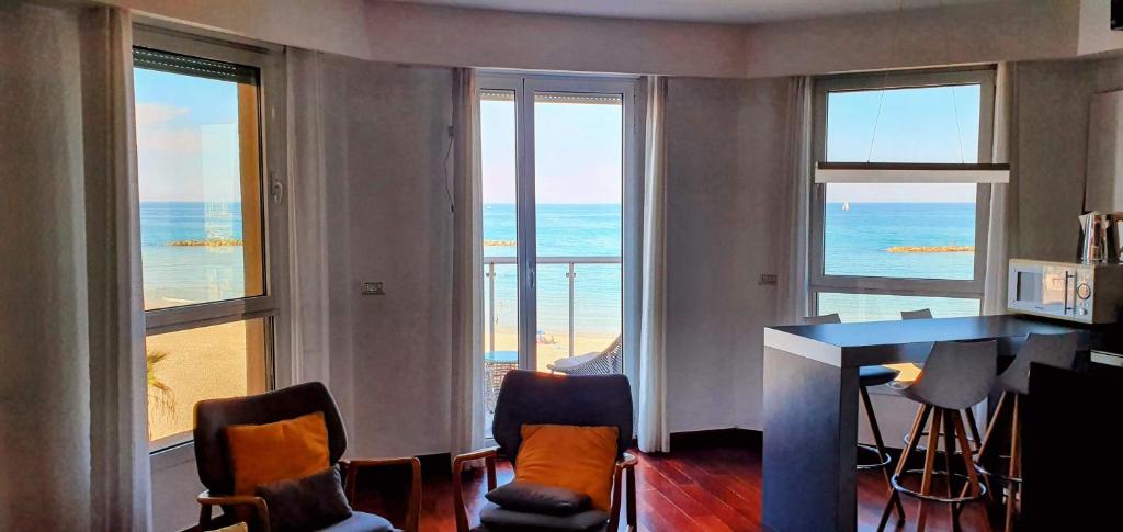 Trumpeldor - Wonderful & amazing sea view 3 rooms! photo 4
