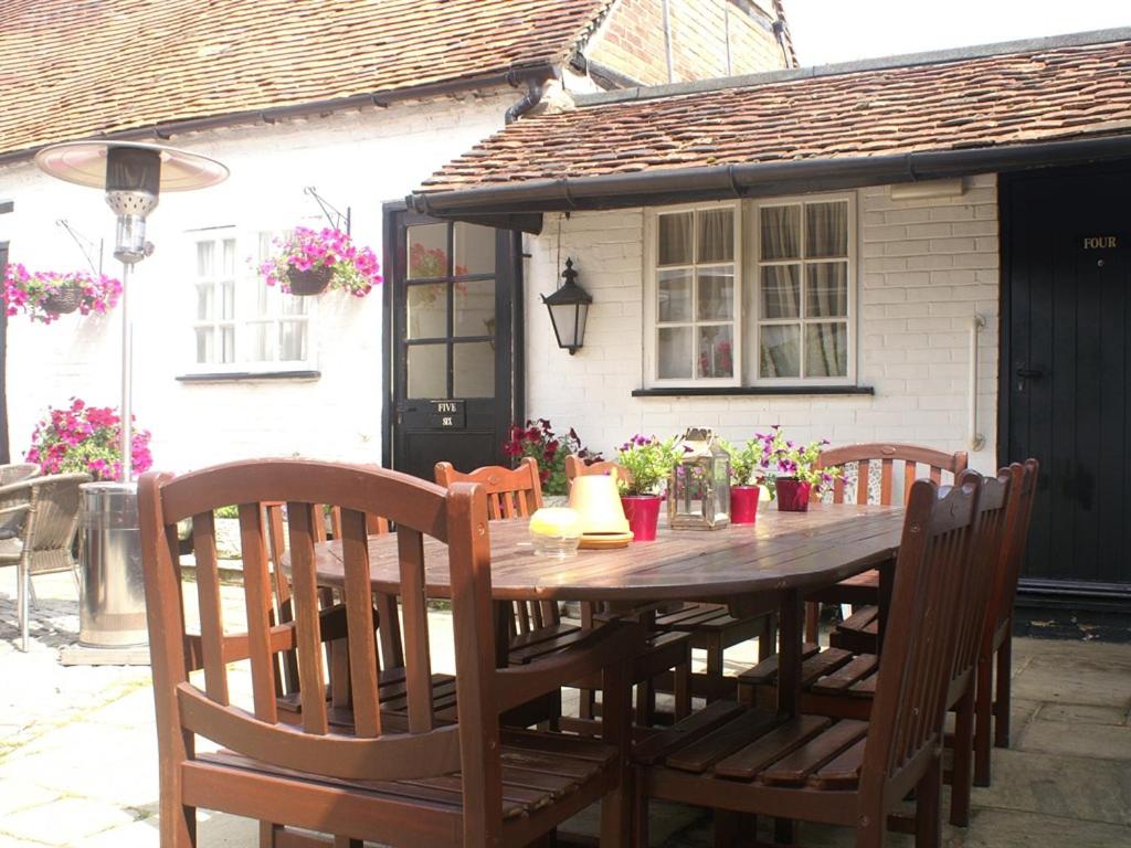THE SARACENS HEAD INN photo 3