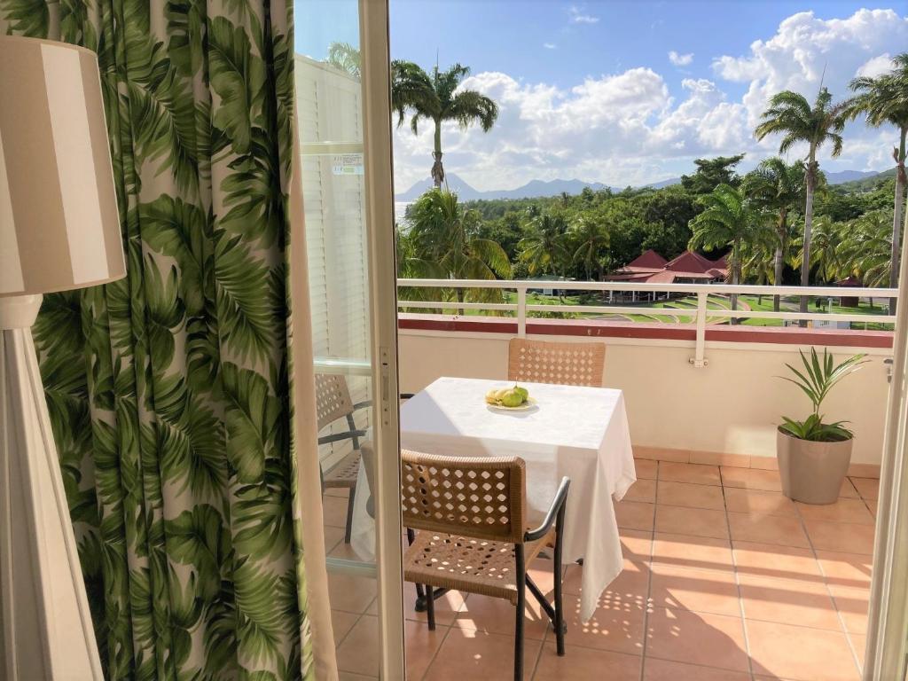 SUPERBE STUDIO MARTINIQUE VUE ROCHER DU DIAMANT photo 1