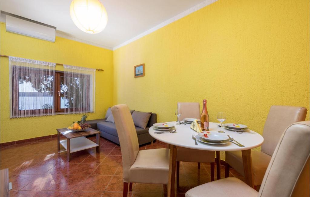 Beautiful Apartment In Lukovo Sugarje With 1 Bedrooms And Wifi photo 4