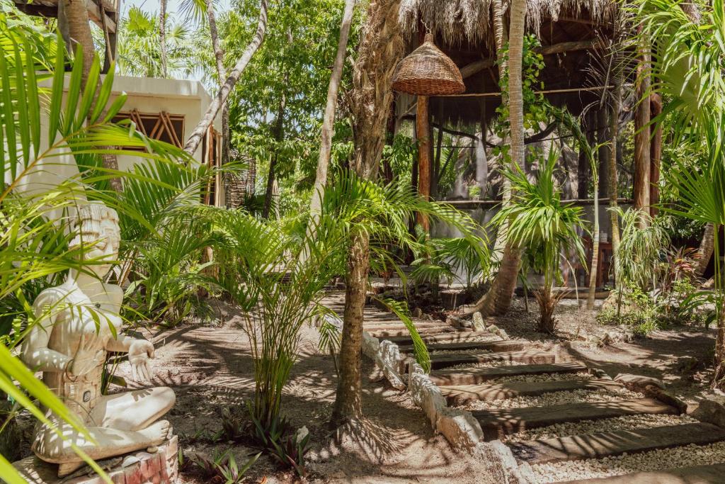 Yaxchen Tulum Cabañas & Cenote photo 2
