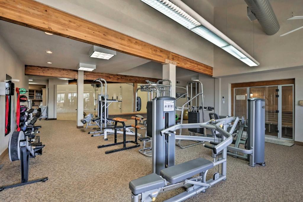 Cozy Mountain Fraser Condo with Pool and Hot Tub! photo 2