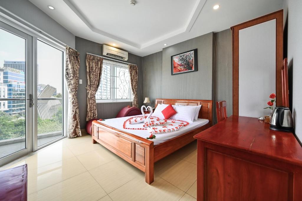 Quang Hoa Airport Hotel Room Type - Deluxe Double Room with Balcony