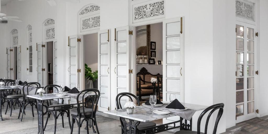 Maniumpathy Hotel photo 4
