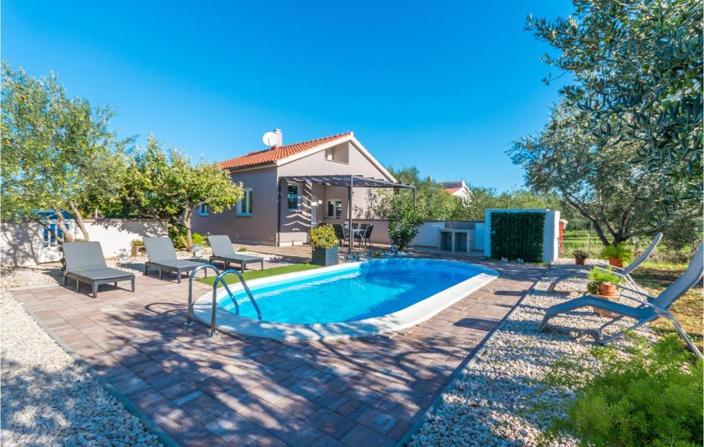 Awesome Home In Dobropoljana With 2 Bedrooms, Wifi And Private Swimming Pool