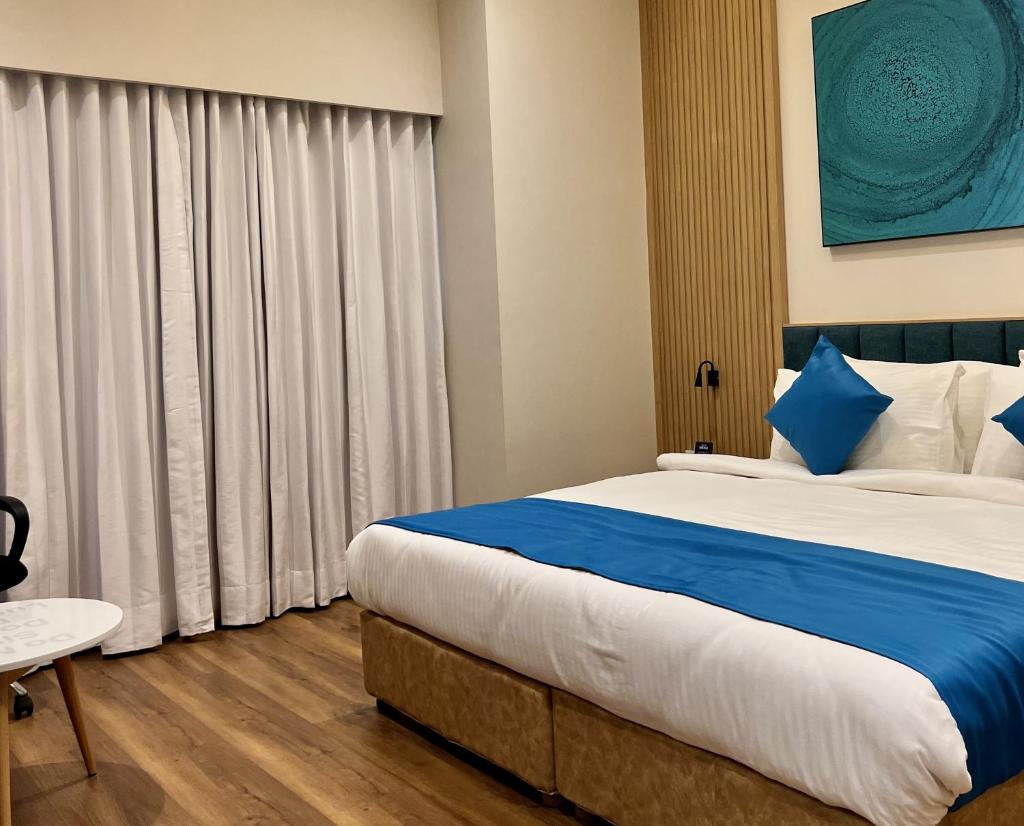 Hotel Blueivy Anand photo 2