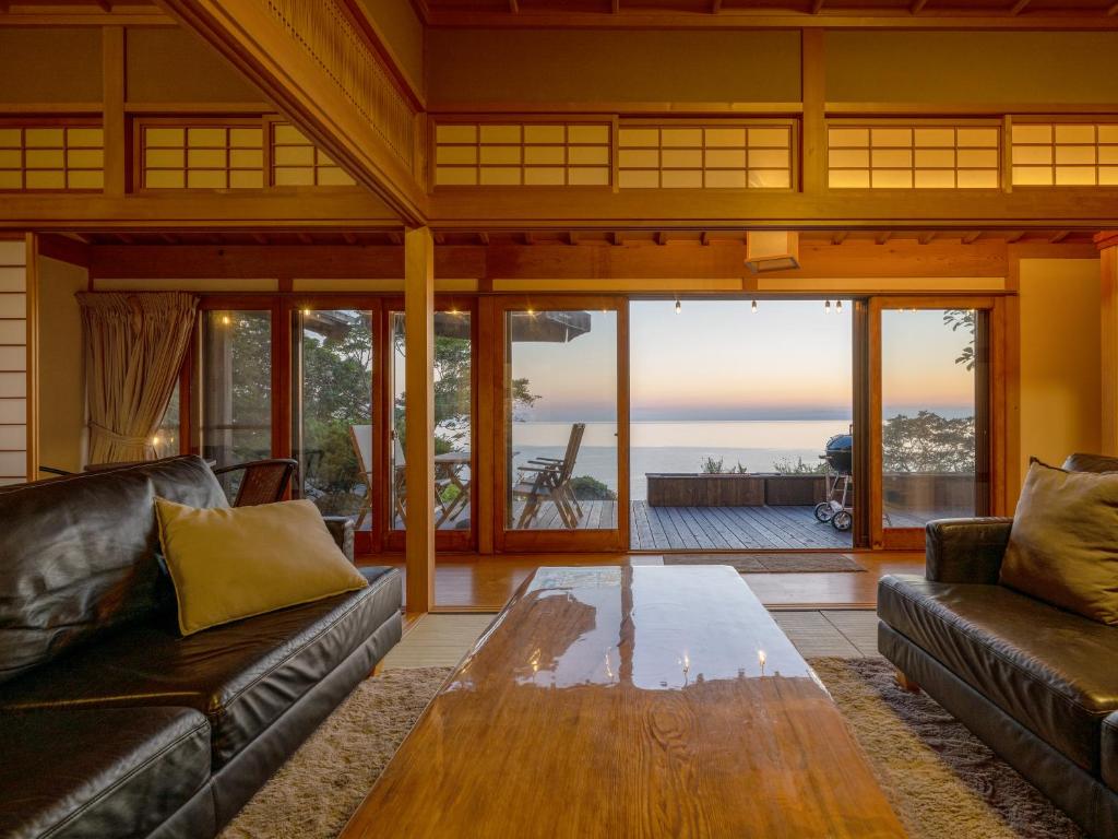 Toya cliff House photo 4
