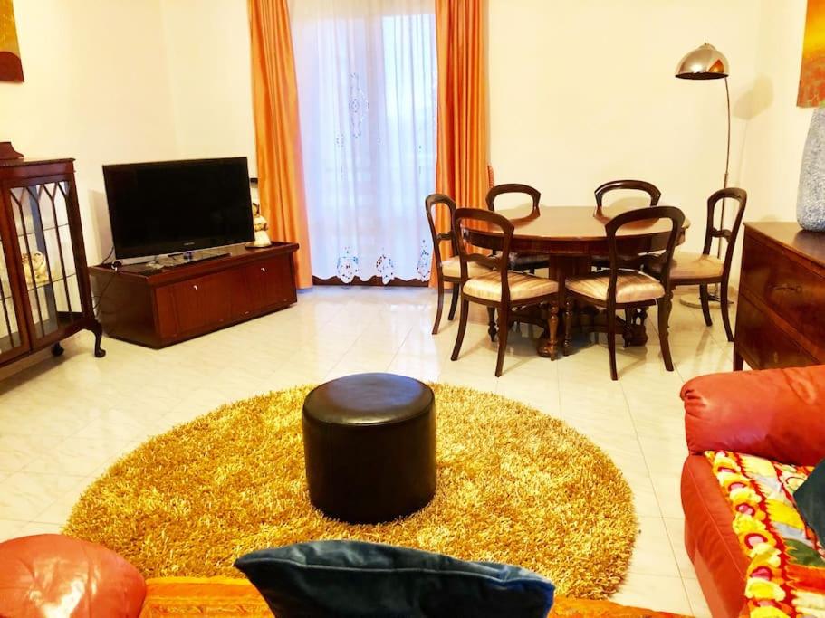 Biola’s Apartment photo 3