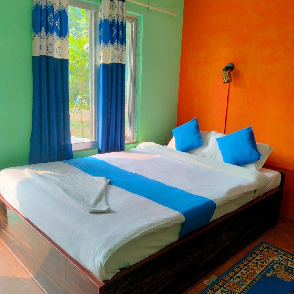 Hotel Tiger Tops Sauraha photo 2