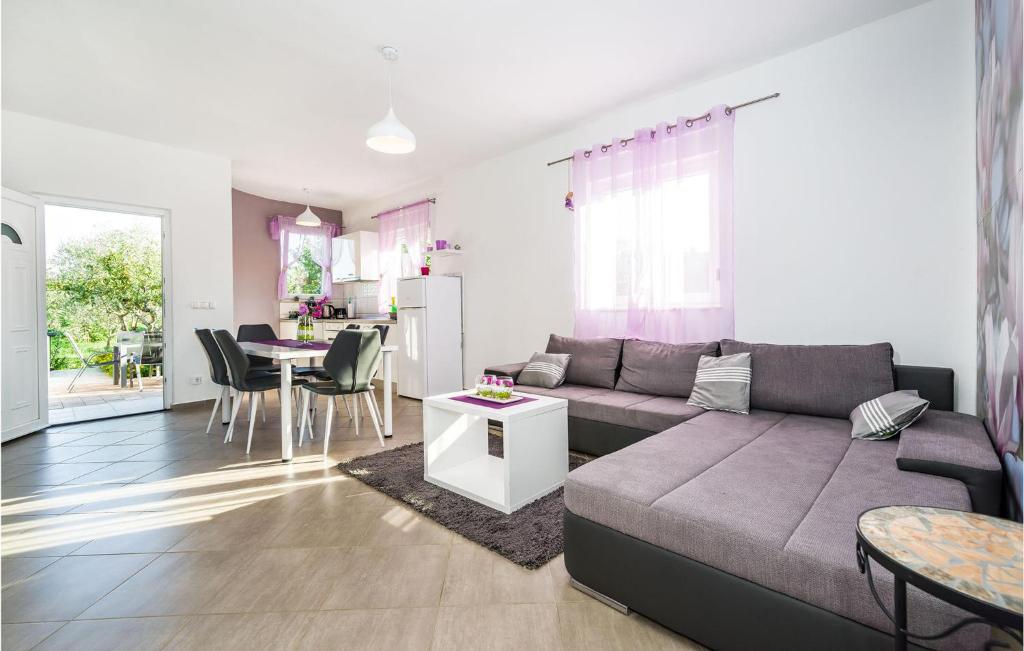 Awesome Home In Dobropoljana With 2 Bedrooms, Wifi And Private Swimming Pool photo 3