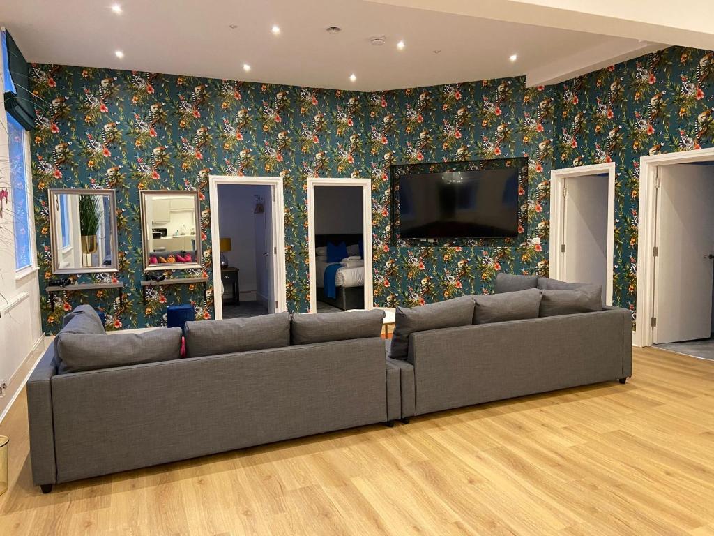 Apartment 5 4 bedrooms, sleeps x 15 photo 4