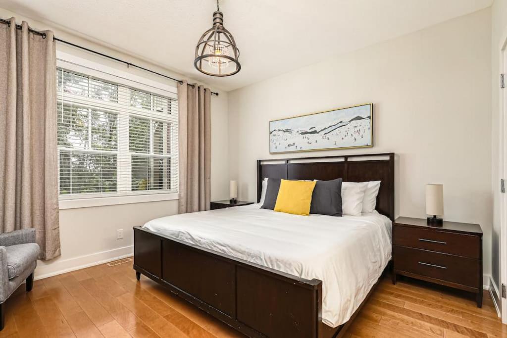 Luxurious Rivergrass Blue Mountain Retreat photo 3