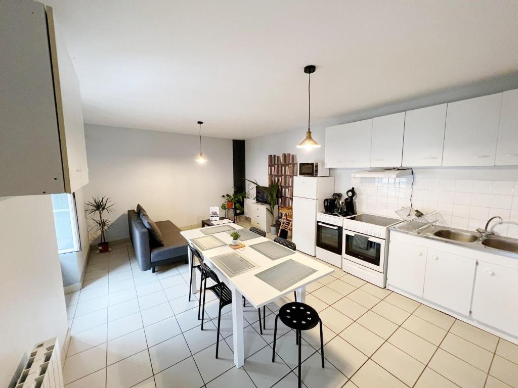 T3 50m2 Lumineux proche mairie - plein centre photo 1