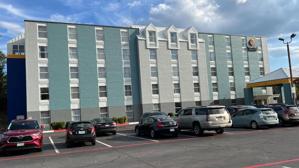 Comfort Inn & Suites photo 3