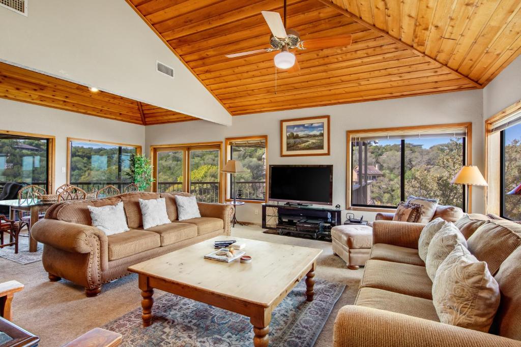 Spicewood Treehouse photo 1