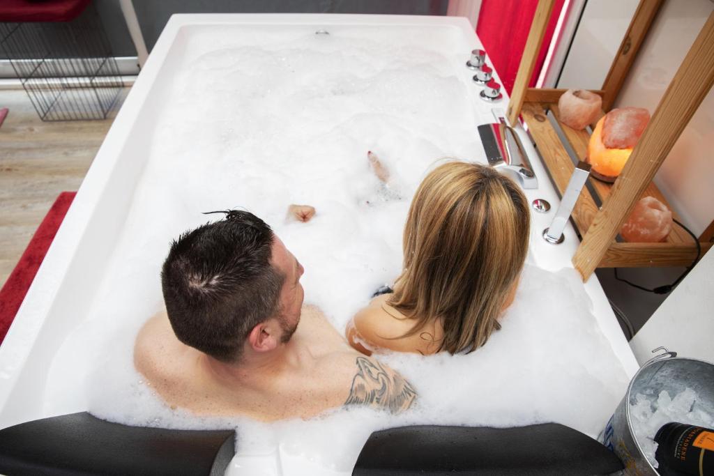 Dépendance Ragaraja con sauna e idromassaggio photo 1