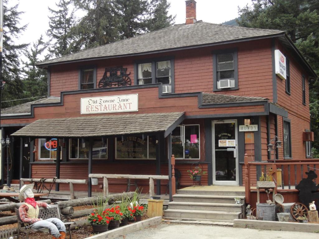 Old Towne Inne Chuckwagon Bar & Grill