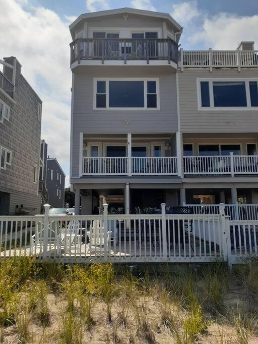 Modern 4bdr Oceanfront home photo 2