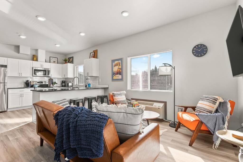 New 2 Bed 2 Bath Near Perry District and DT photo 1