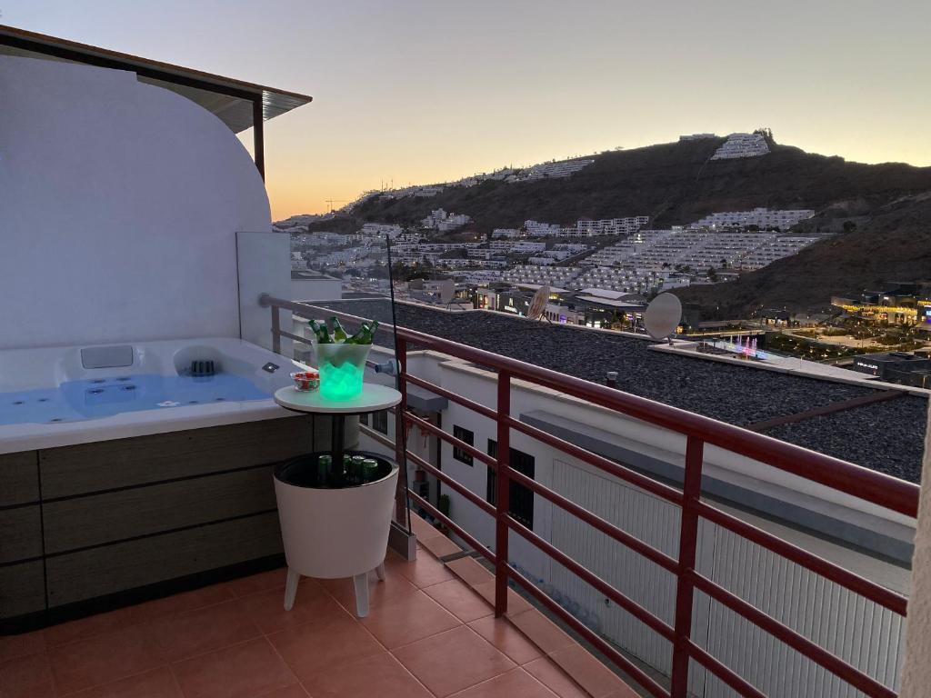 Villa Mogan Mall, con jacuzzi y PlayStation 5 photo 3