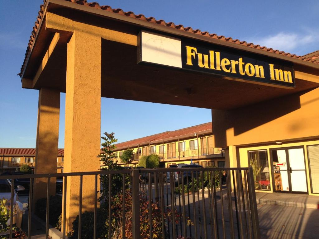 Fullerton Inn - Near Medieval Times image
