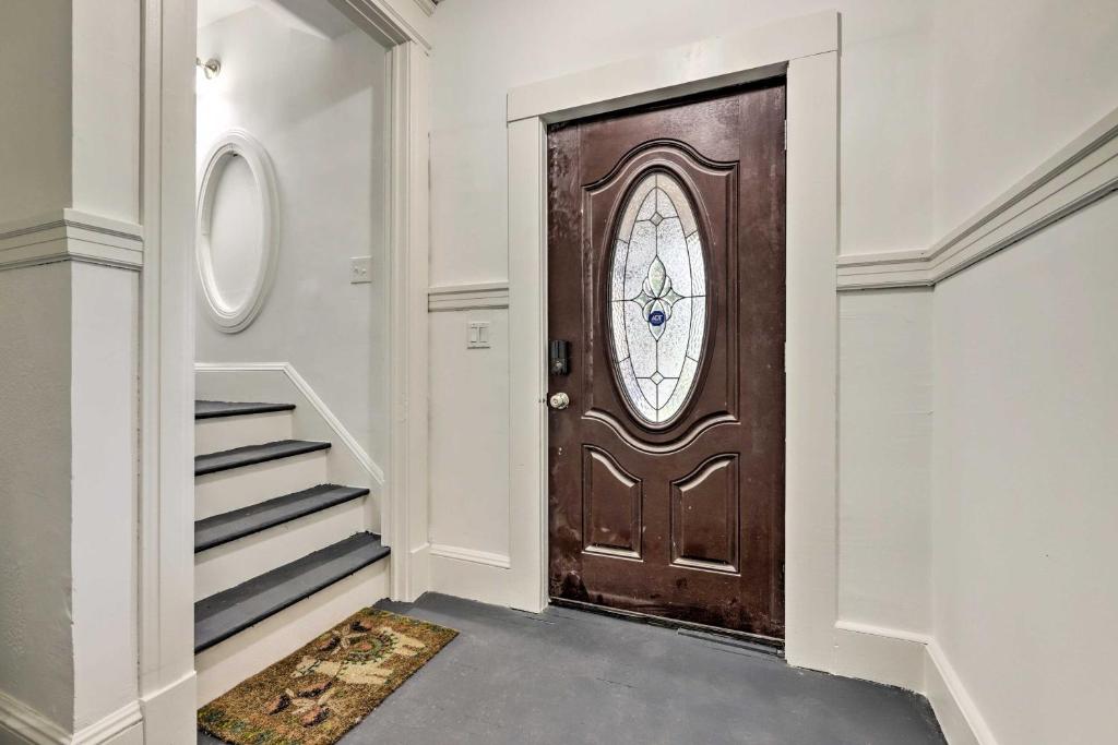Cozy Springfield Apartment, Close to Parks! photo 3