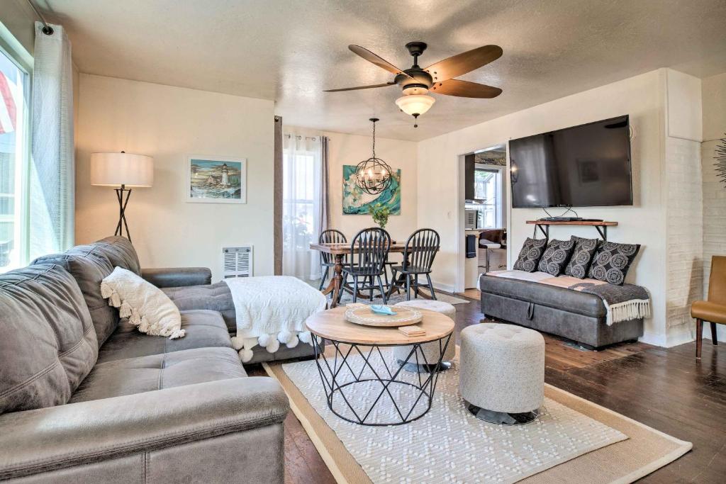 Charming Seaview Home with BBQ, Deck and Fire Pit photo 1