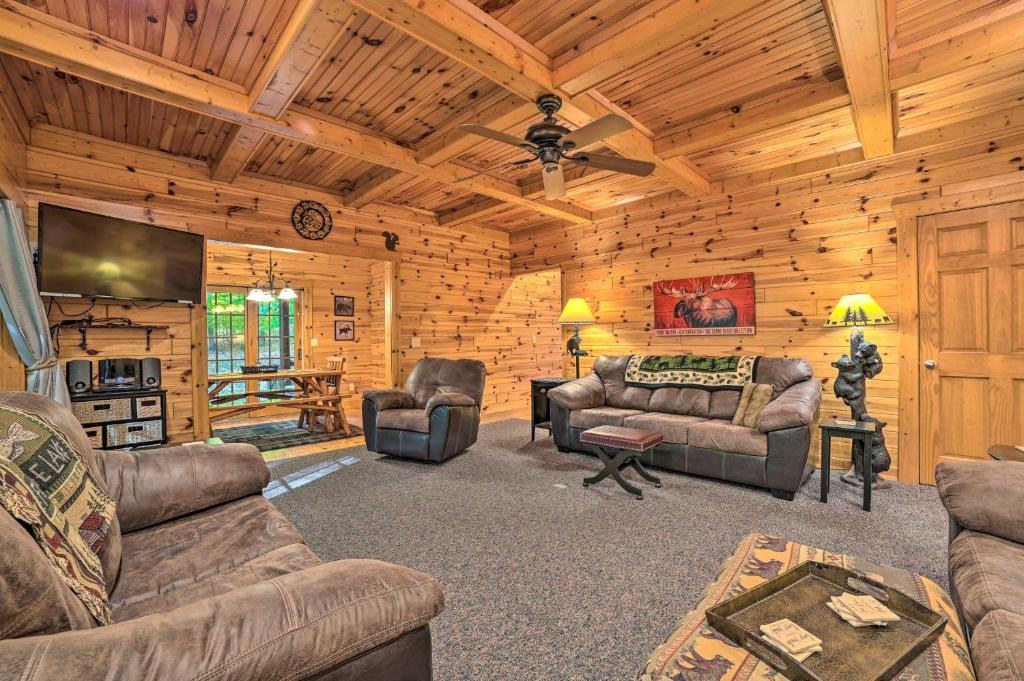 Dog-Friendly Gaylord Retreat Less Than 8 Mi to Town! photo 3