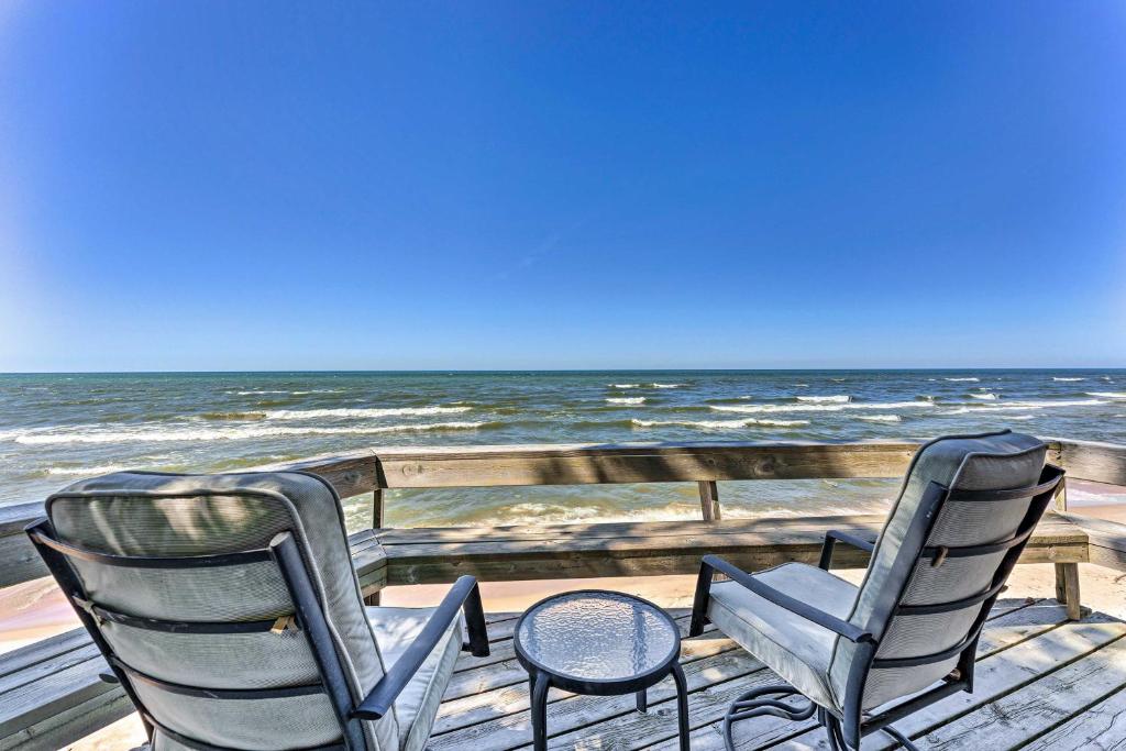 Douglas Whispering Winds Cottage with Beach! photo 1