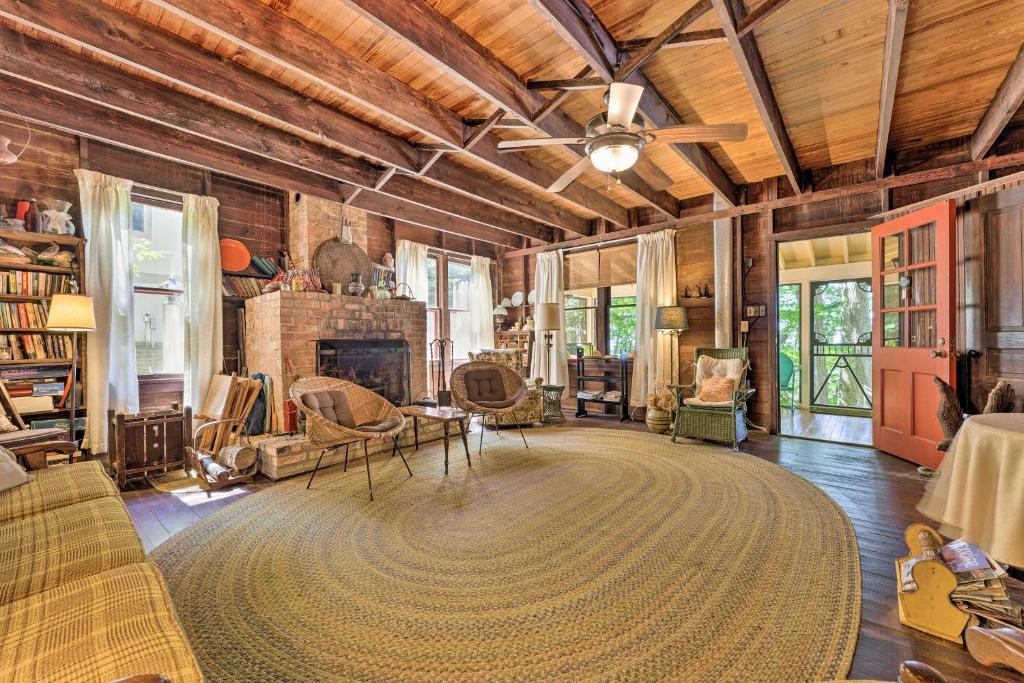 Douglas Whispering Winds Cottage with Beach! photo 3
