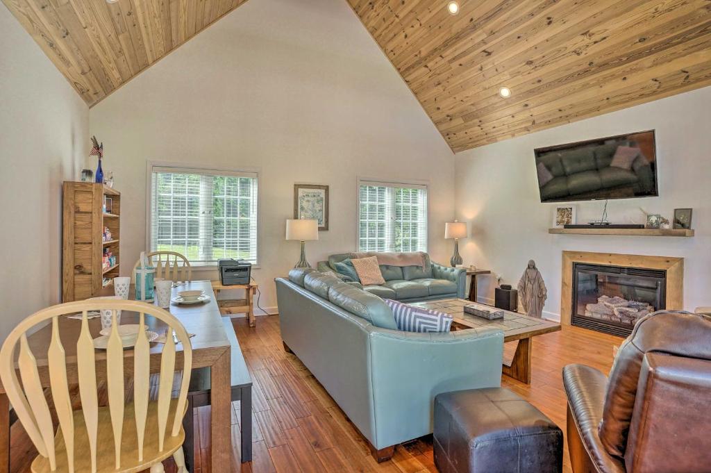 Riverfront Retreat on 4 Acres with Private Dock photo 4